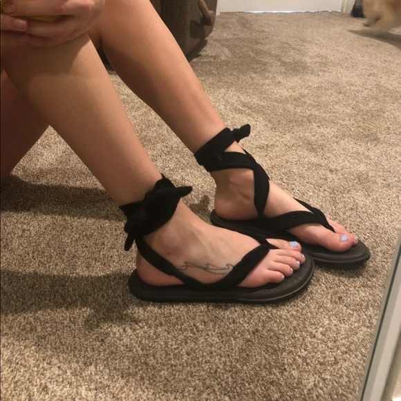 sanuk wrap sandals